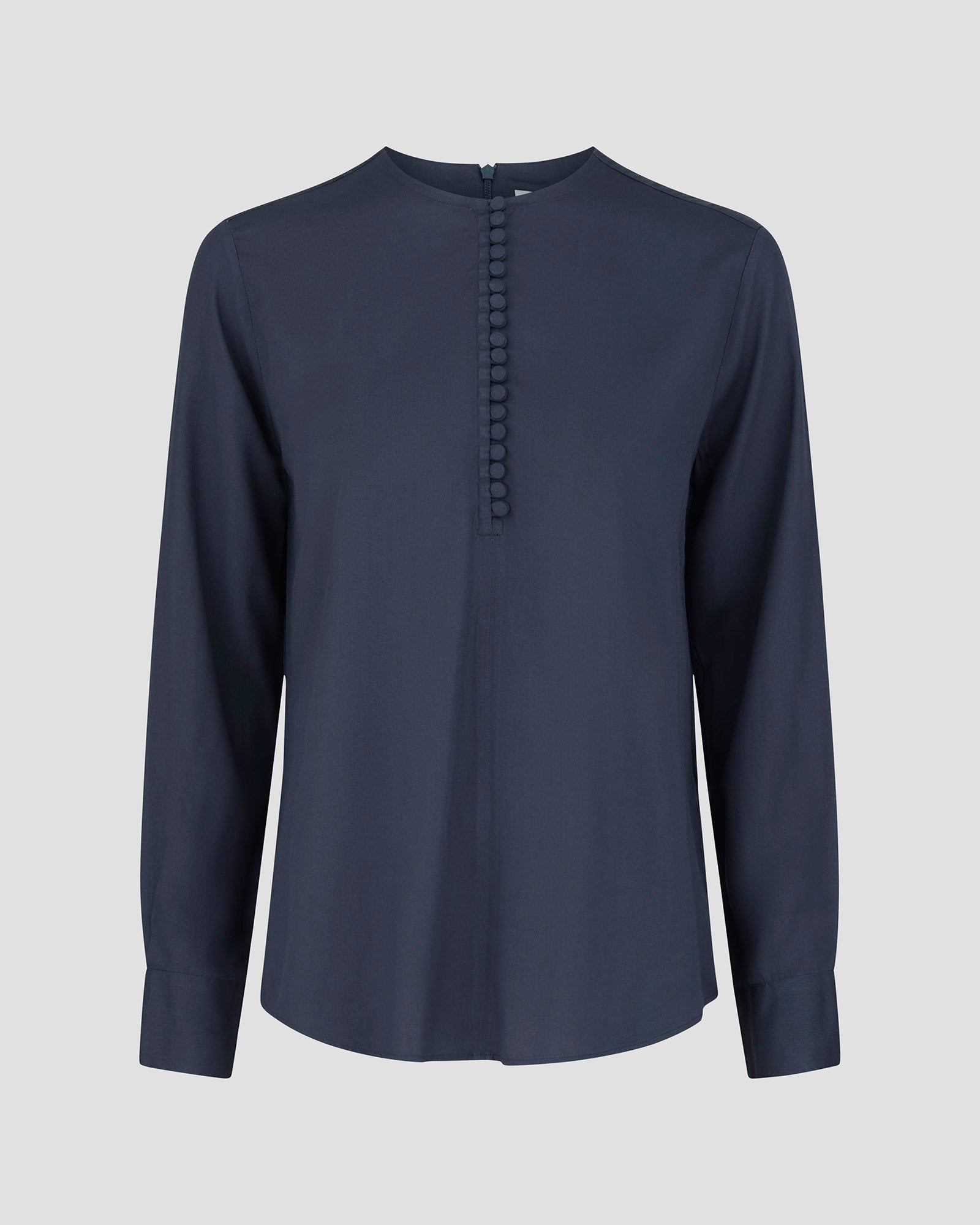 Skjortebluse til damer i navy lavet af kvaliteten 100% Viskose (LENZING™ ECOVERO™), ansvarligt produceret design fra A Working Theory